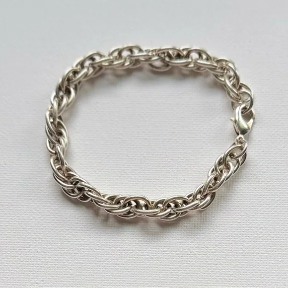 Silver-Tone Woven Chain Bracelet – Chic Everyday Style - Picture 2 of 3